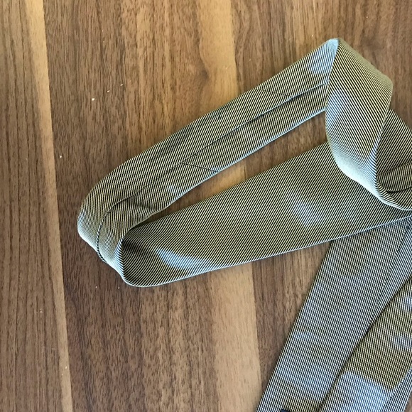 Brooks Brothers All Silk Tie - Picture 5 of 5